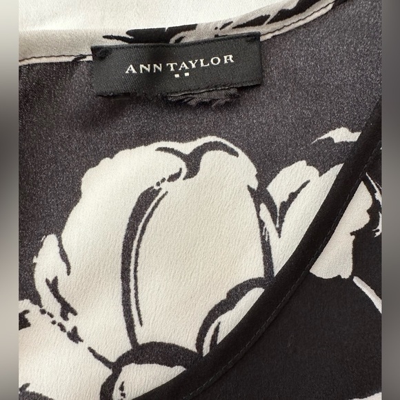 Ann Taylor Blouse, Black and White, Size Small - Picture 4 of 6